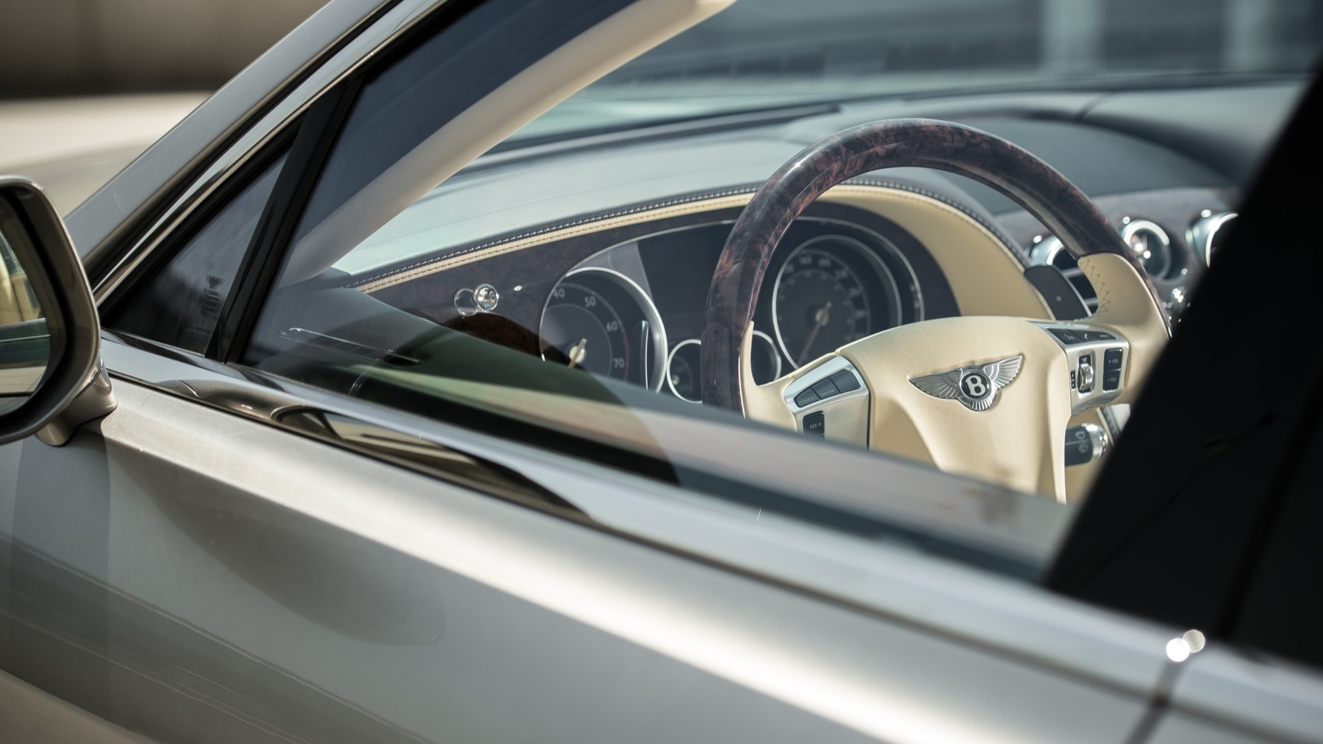 Bentley-Flying-Spur-2014-STD Interior