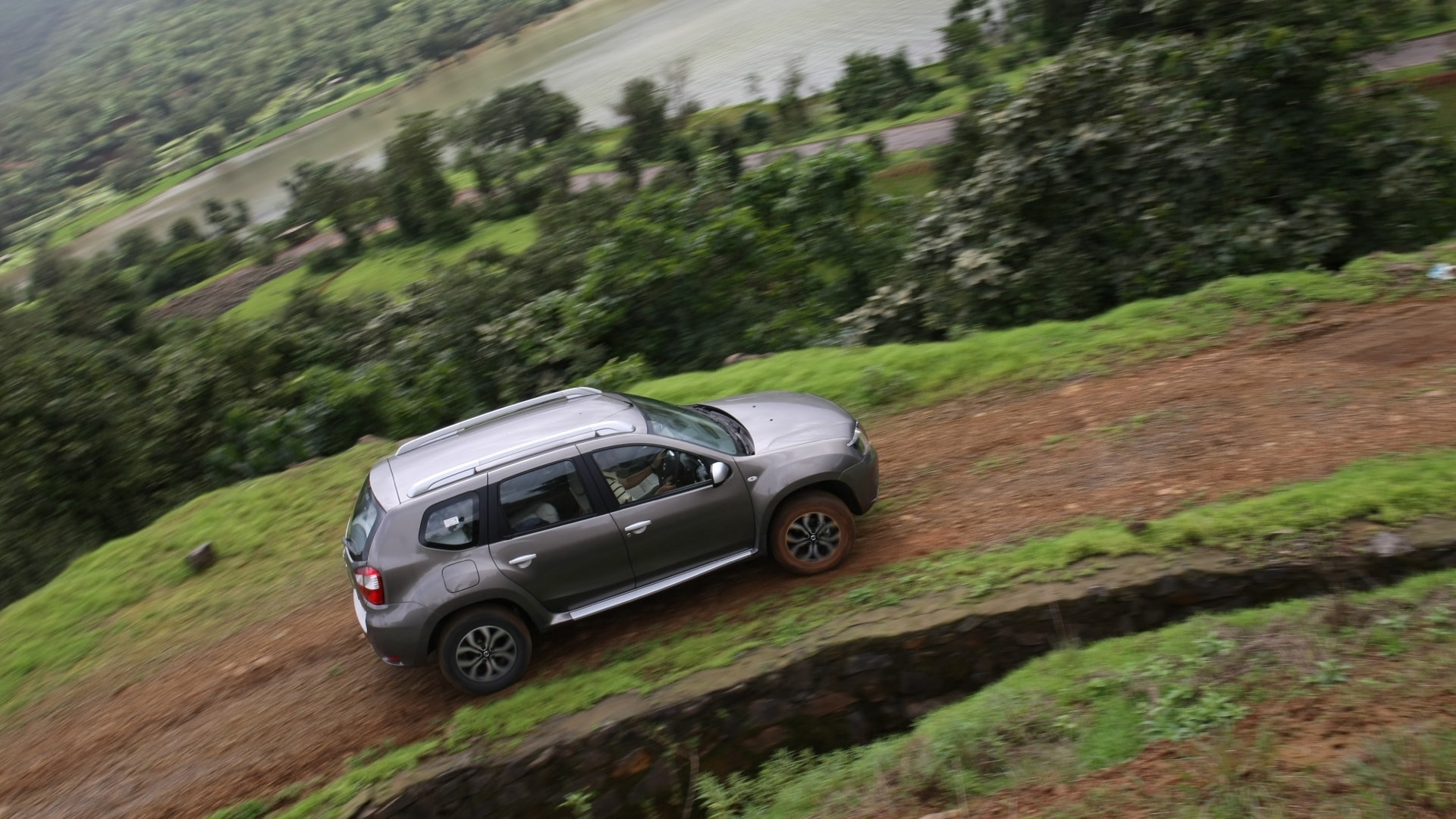 Nissan-Terrano-Exterior