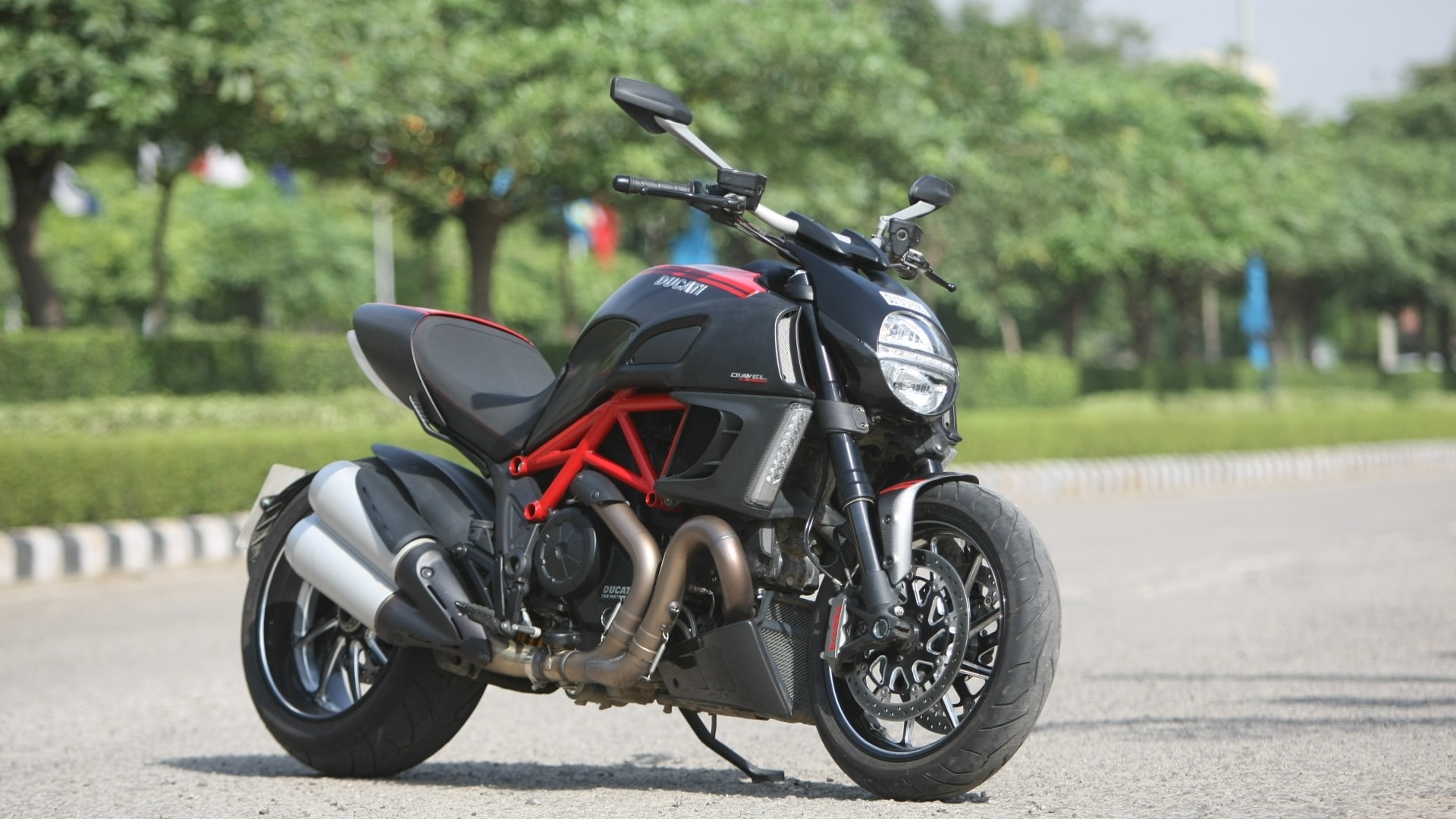 Ducati Diavel 2013 Carbon Exterior