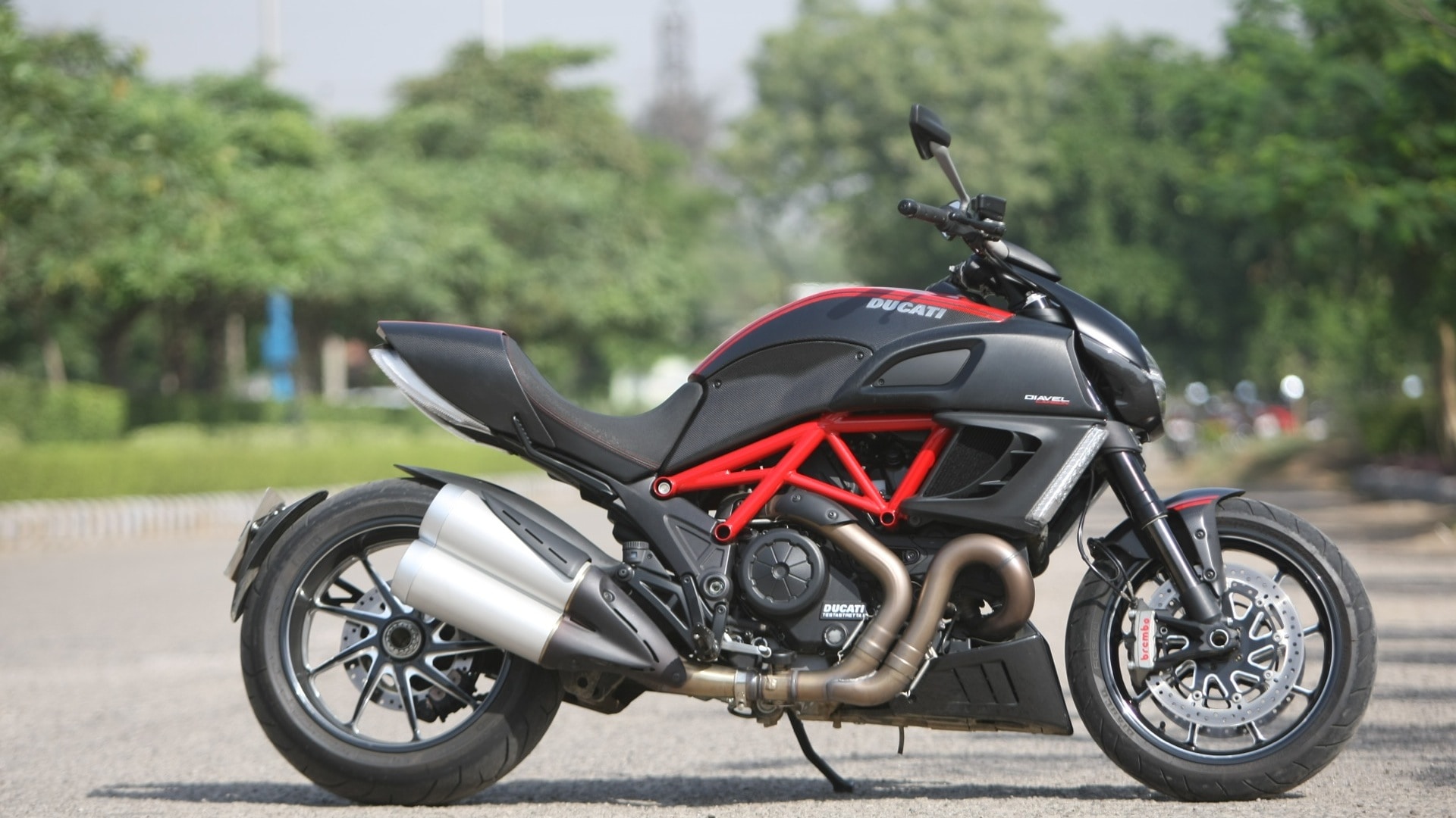 Ducati Diavel 2013 Carbon Exterior