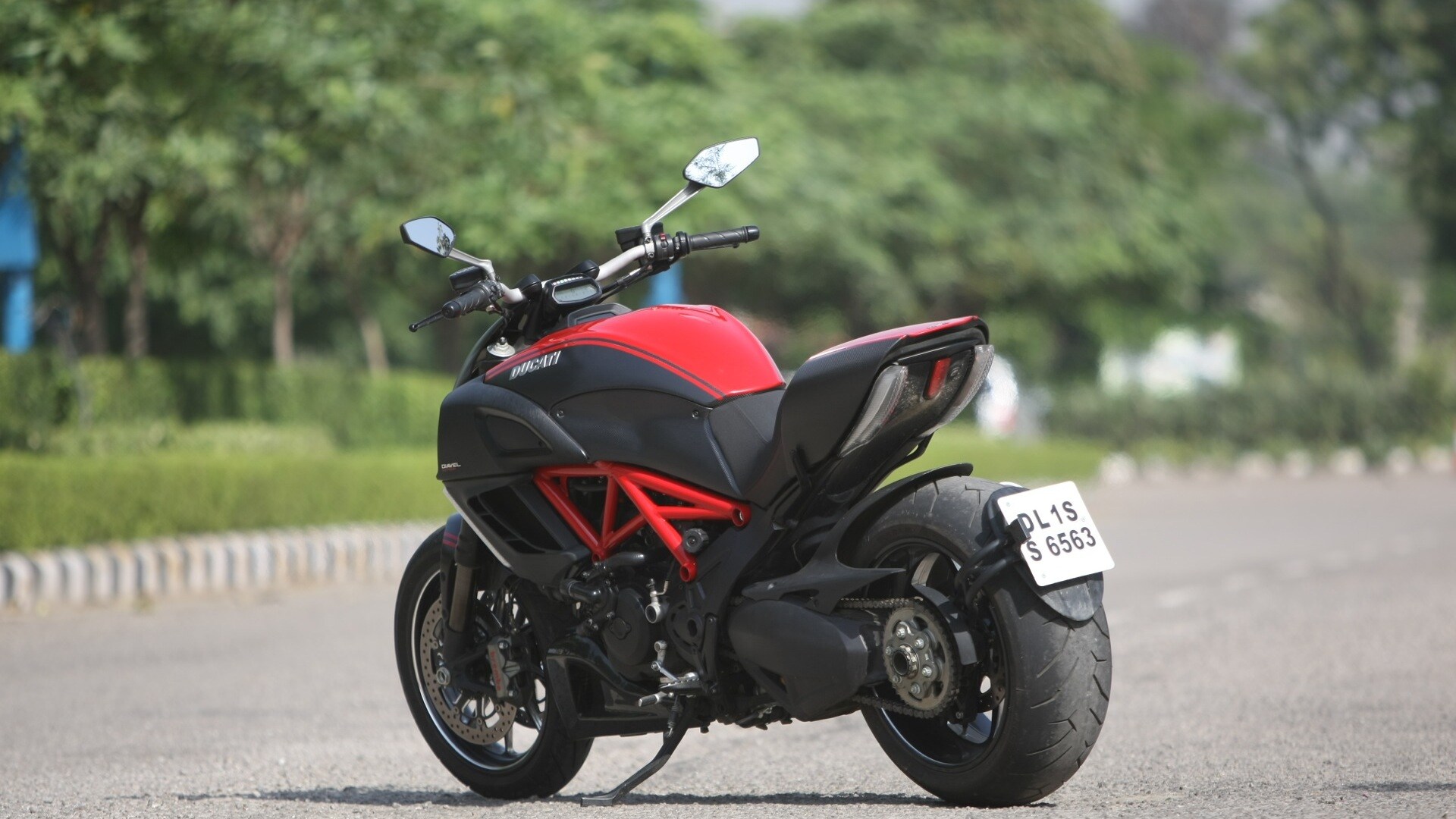 Ducati Diavel 2013 Carbon Exterior