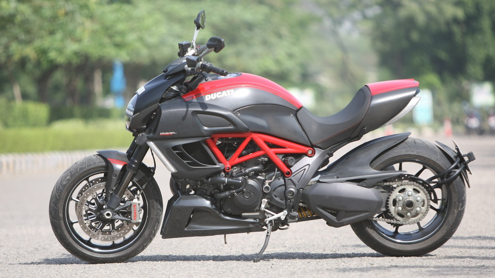 Ducati Diavel 2013 Carbon Exterior