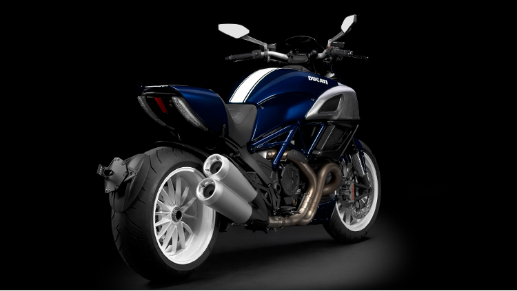 Ducati Diavel 2013 STD Exterior