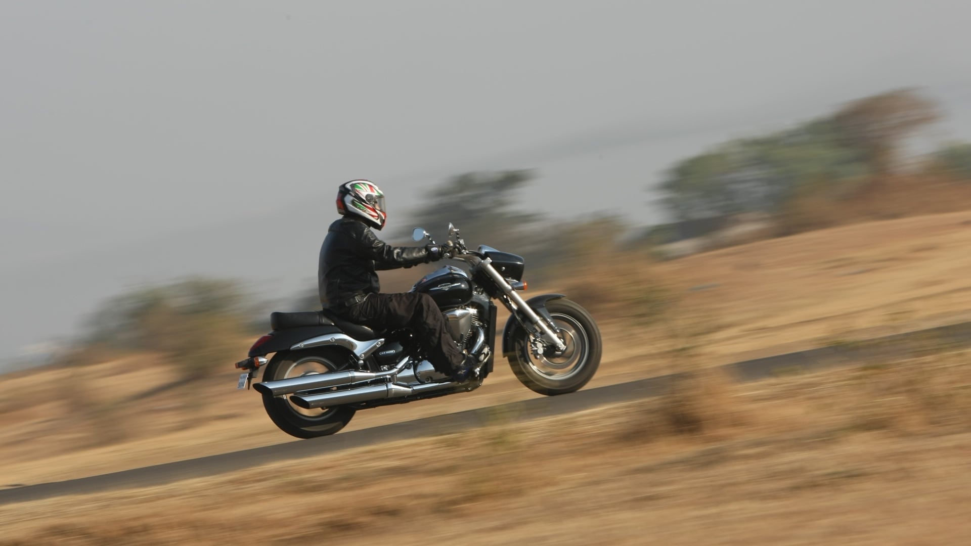 Suzuki Intruder M800 2013 STD Exterior