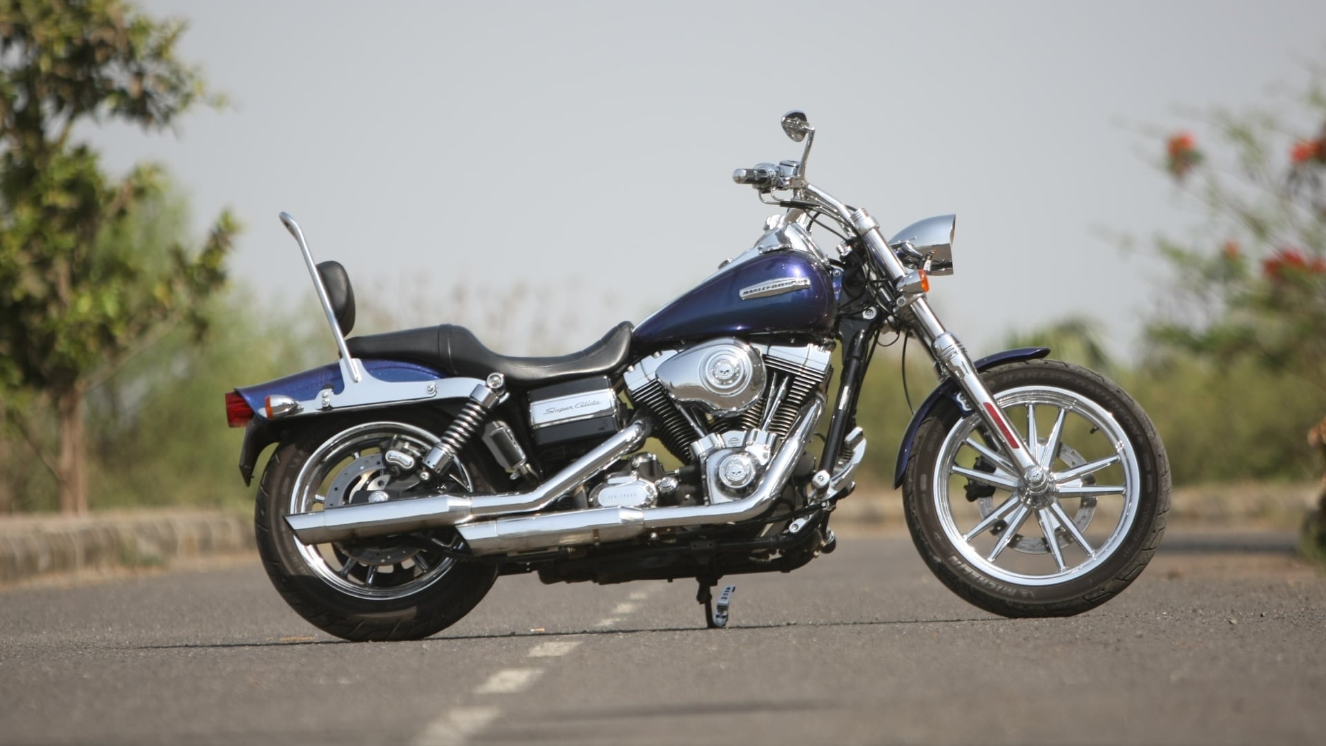 Harley-Davidson Super Glide 2013 STD Exterior