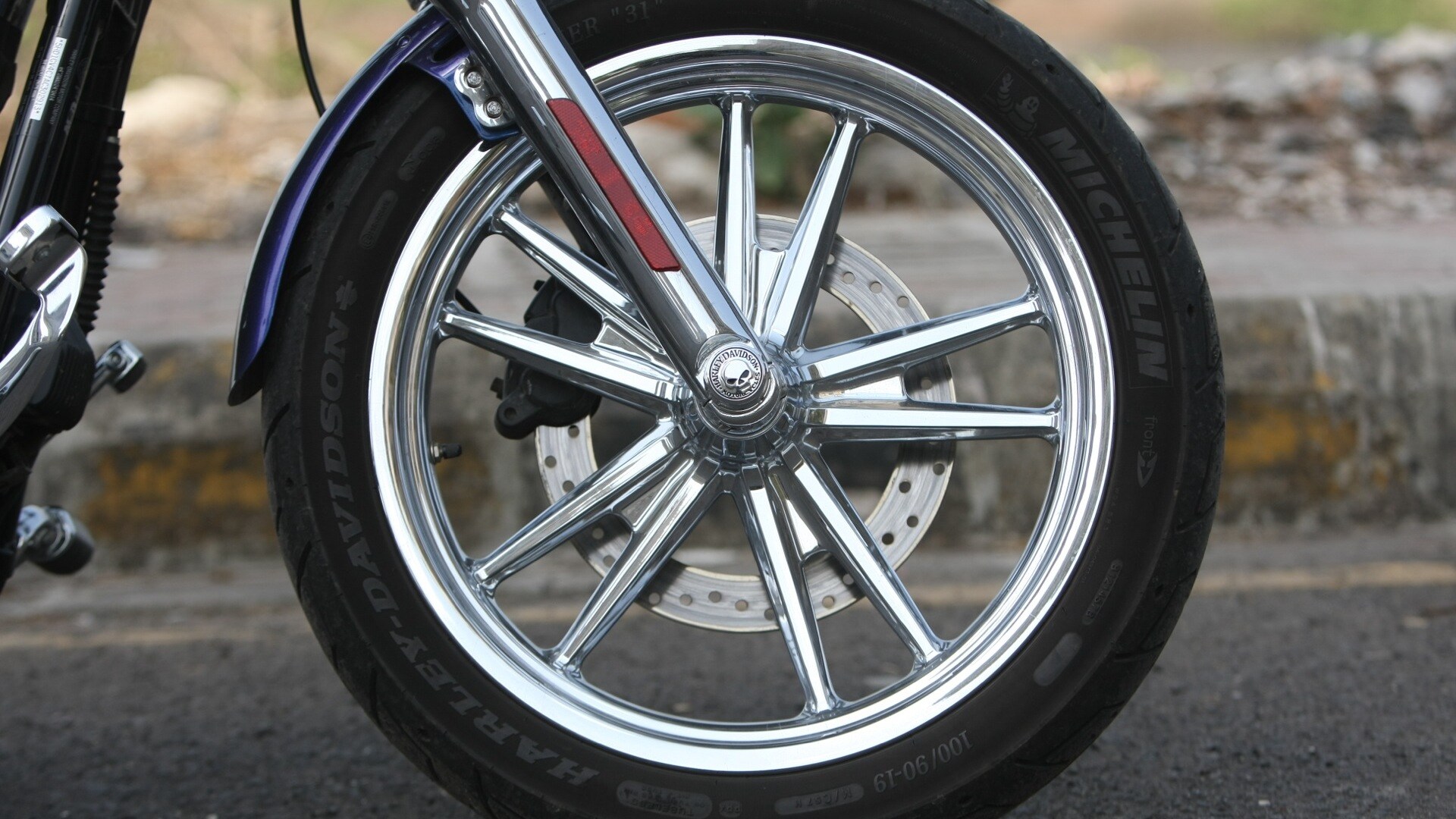 Harley-Davidson Super Glide 2013 STD Exterior