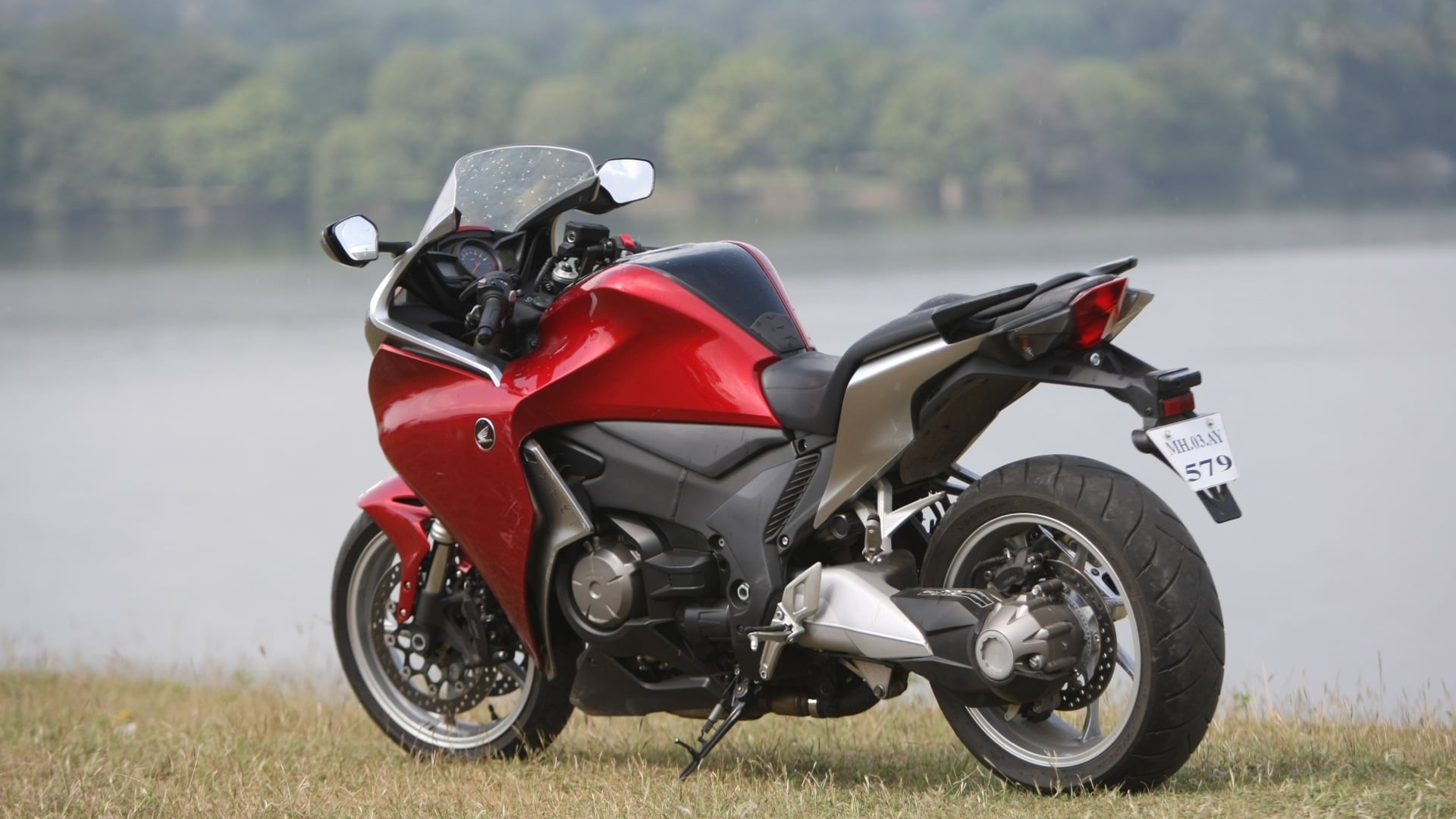 Honda VFR1200F 2013 STD Exterior