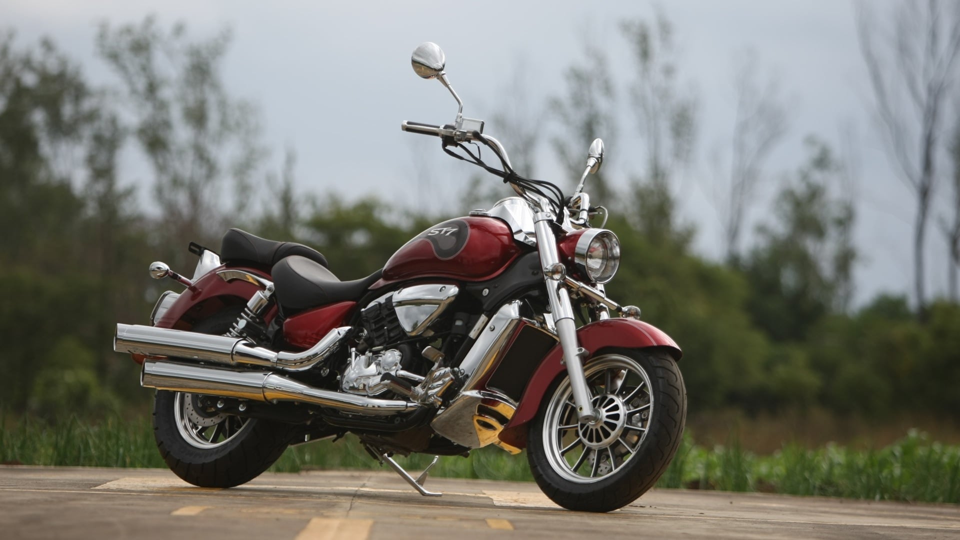 Hyosung ST7 2013 STD Exterior