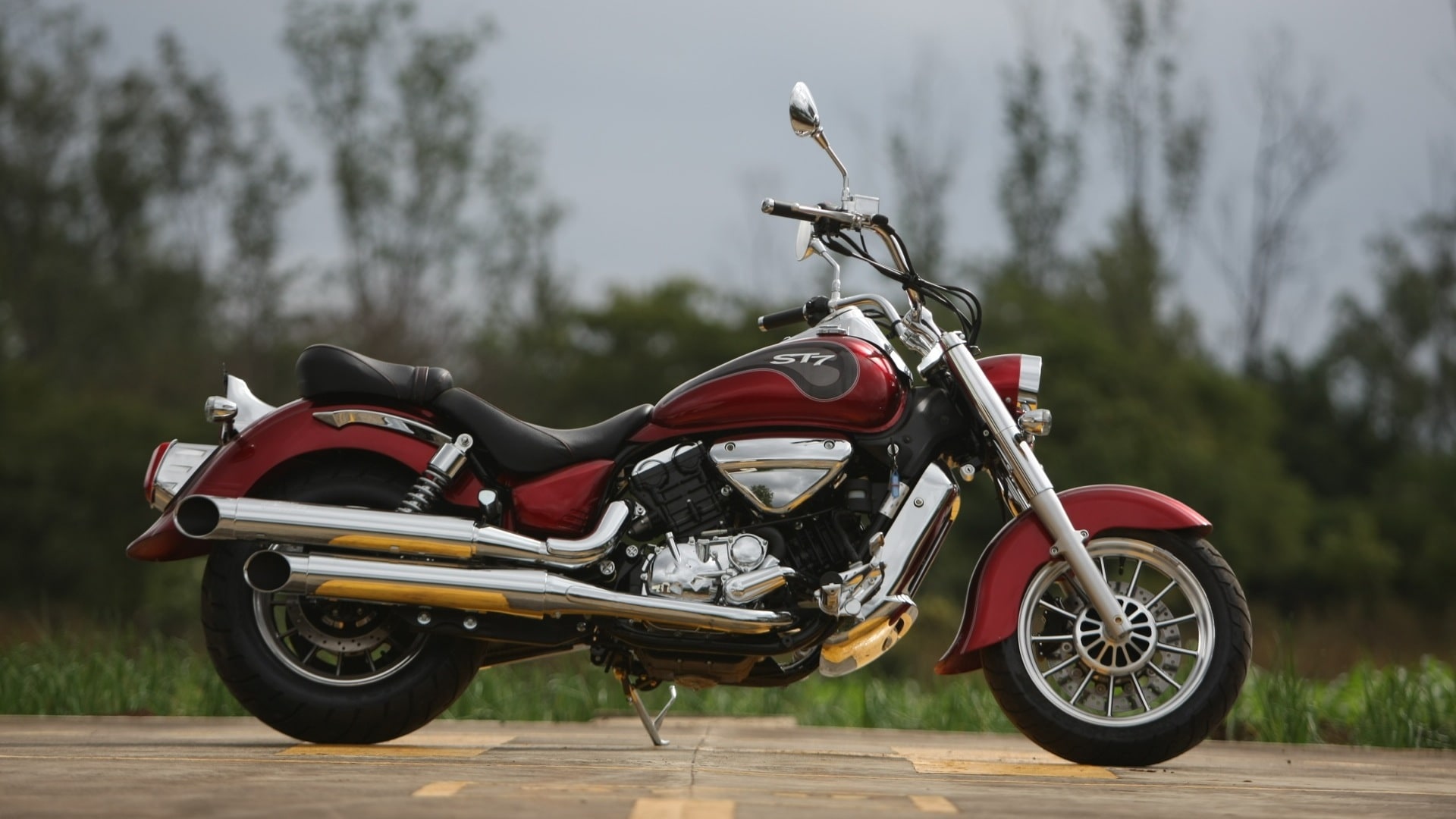 Hyosung ST7 2013 STD Exterior