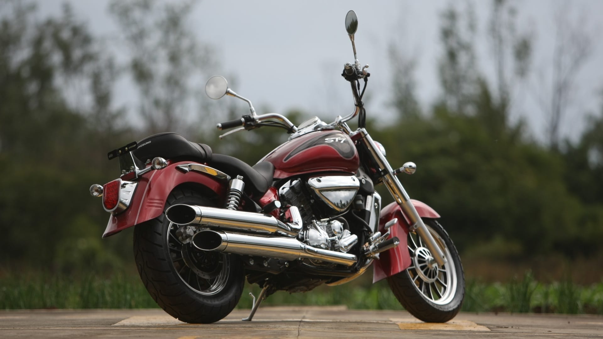 Hyosung ST7 2013 STD Exterior