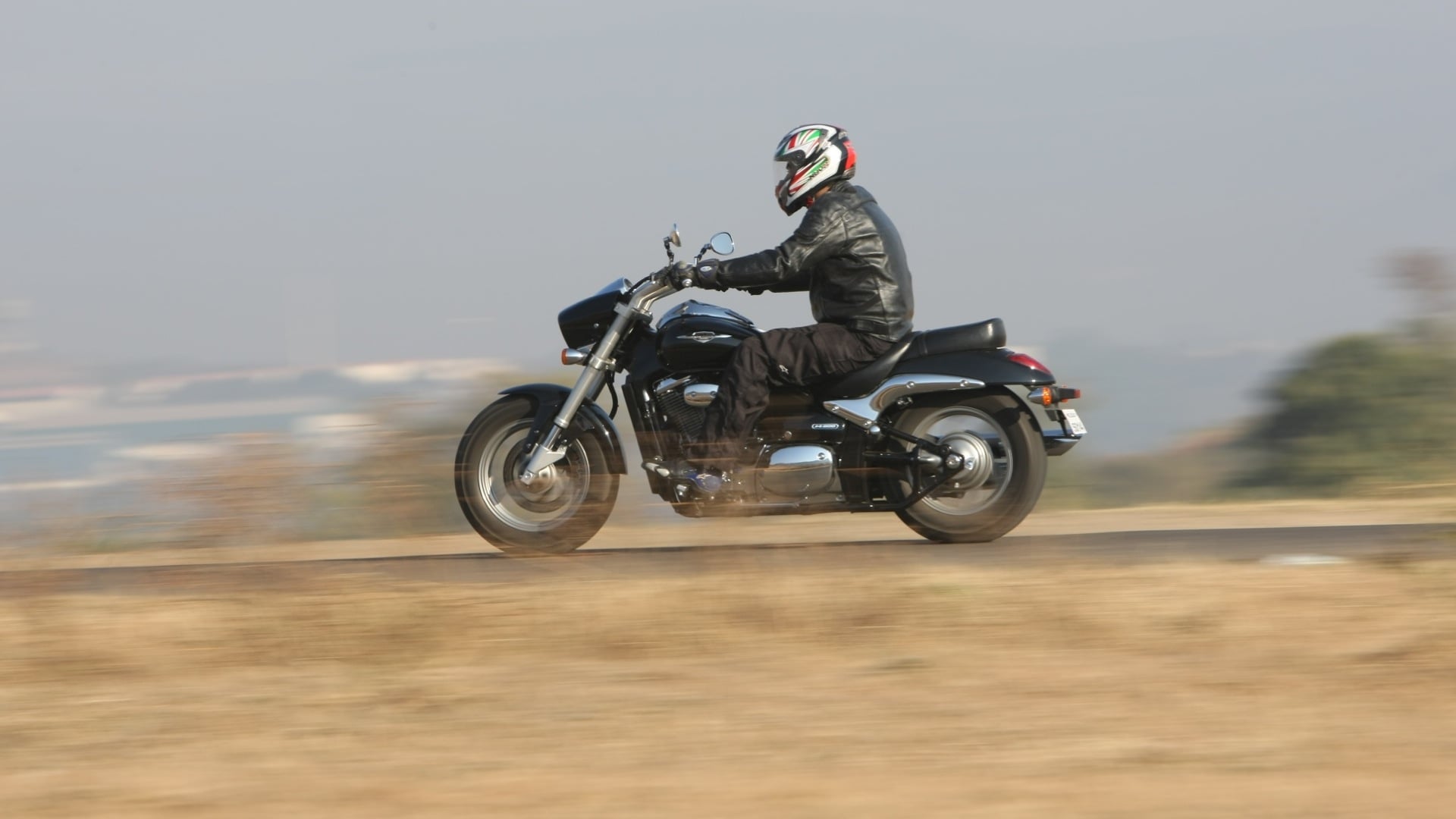 Suzuki Intruder M800 2013 STD Exterior