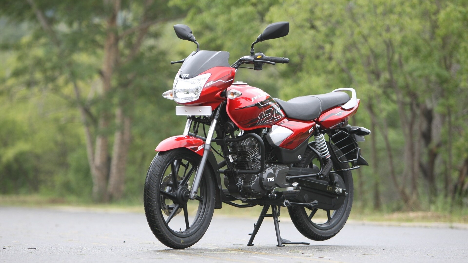 TVS Phoenix 2013 Exterior