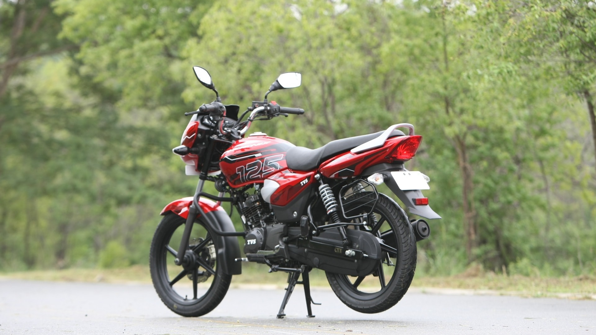 TVS Phoenix 2013 Exterior