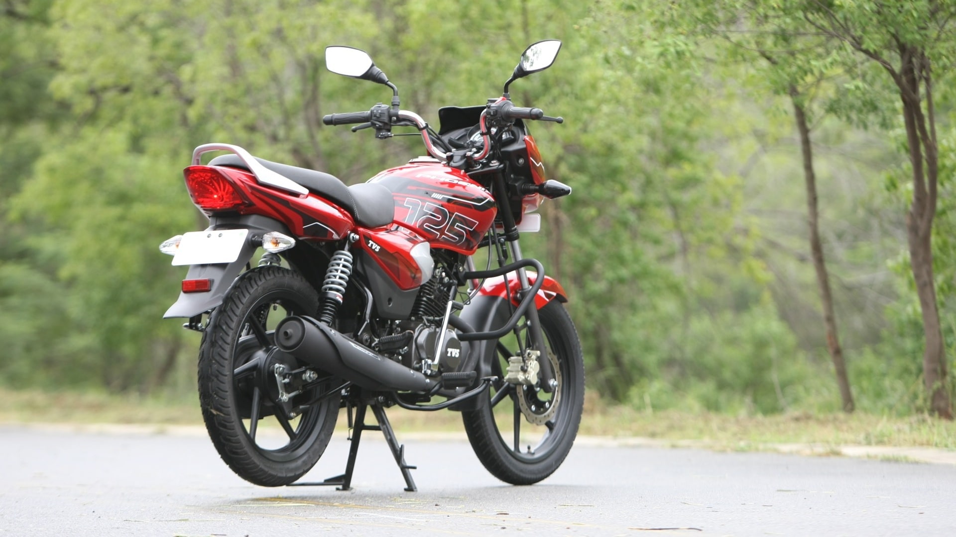 TVS Phoenix 2013 Exterior