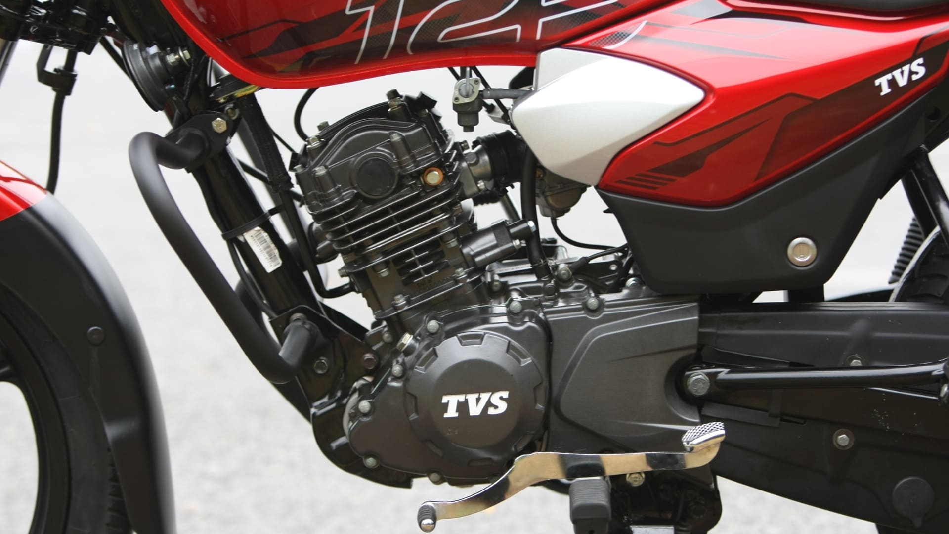 TVS Phoenix 2013 Exterior