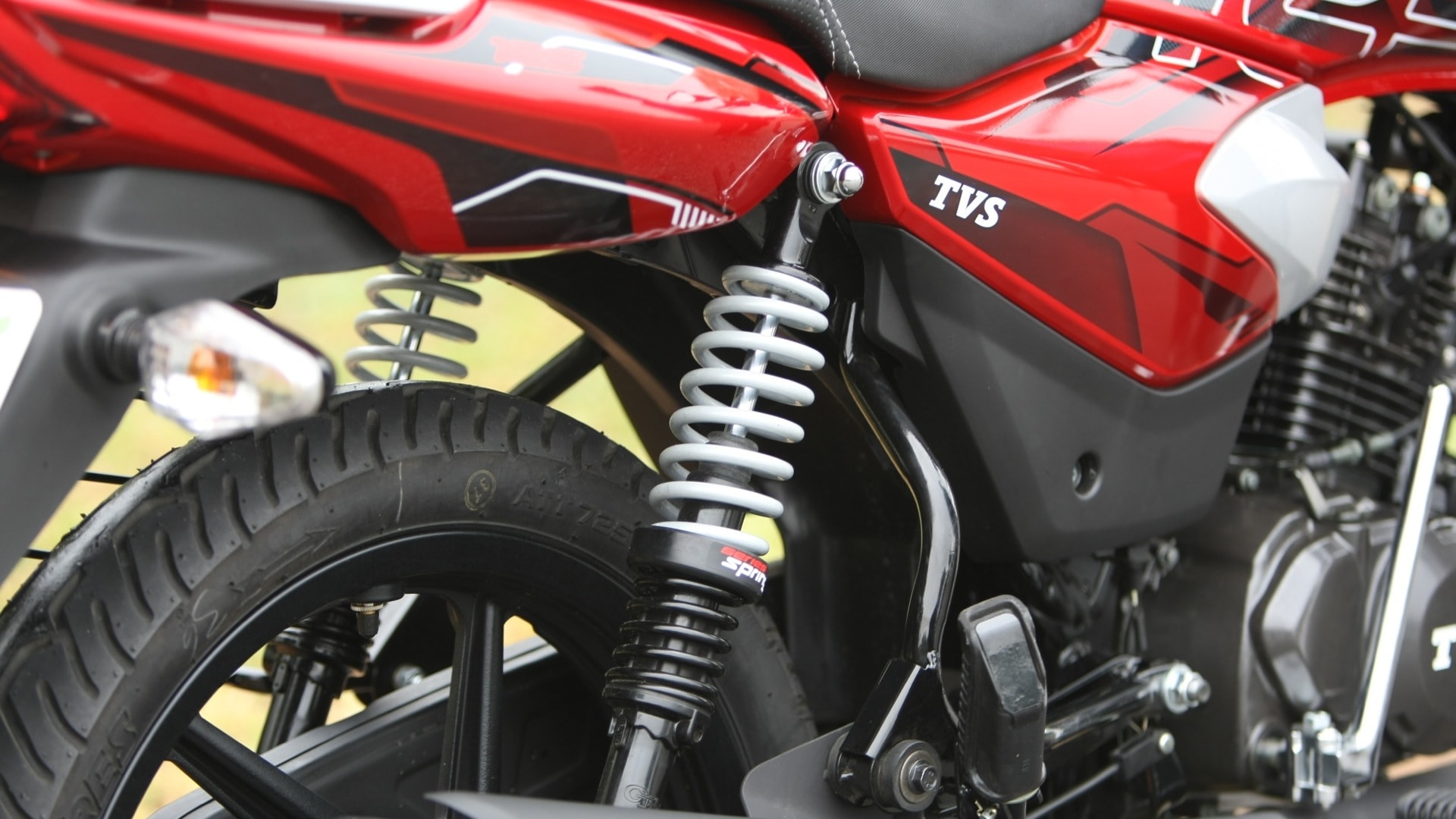TVS Phoenix 2013 Exterior