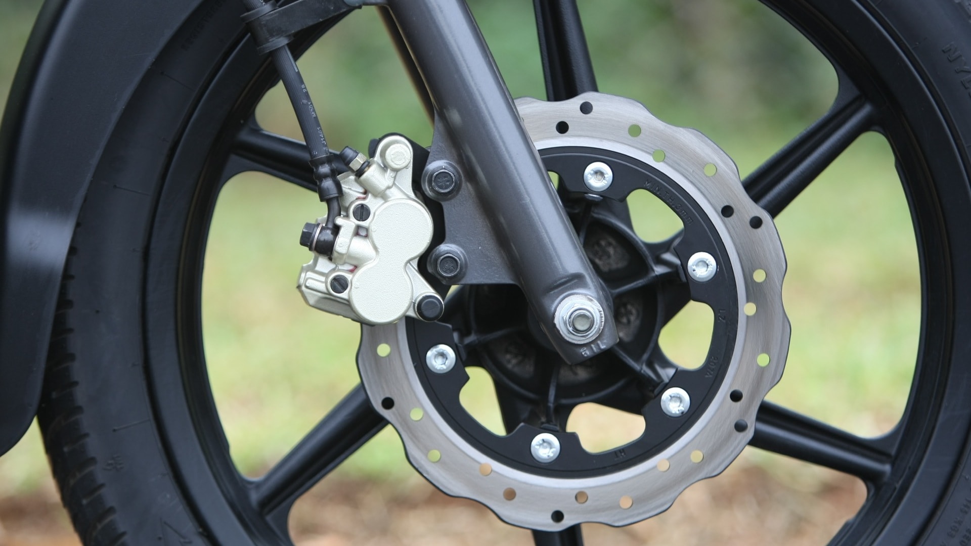 TVS Phoenix 2013 Exterior