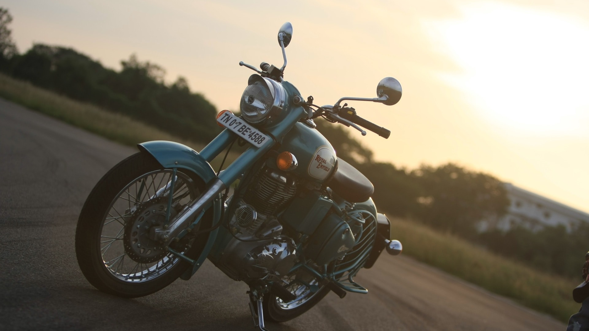 Royal Enfield Classic 500 2013 STD Exterior