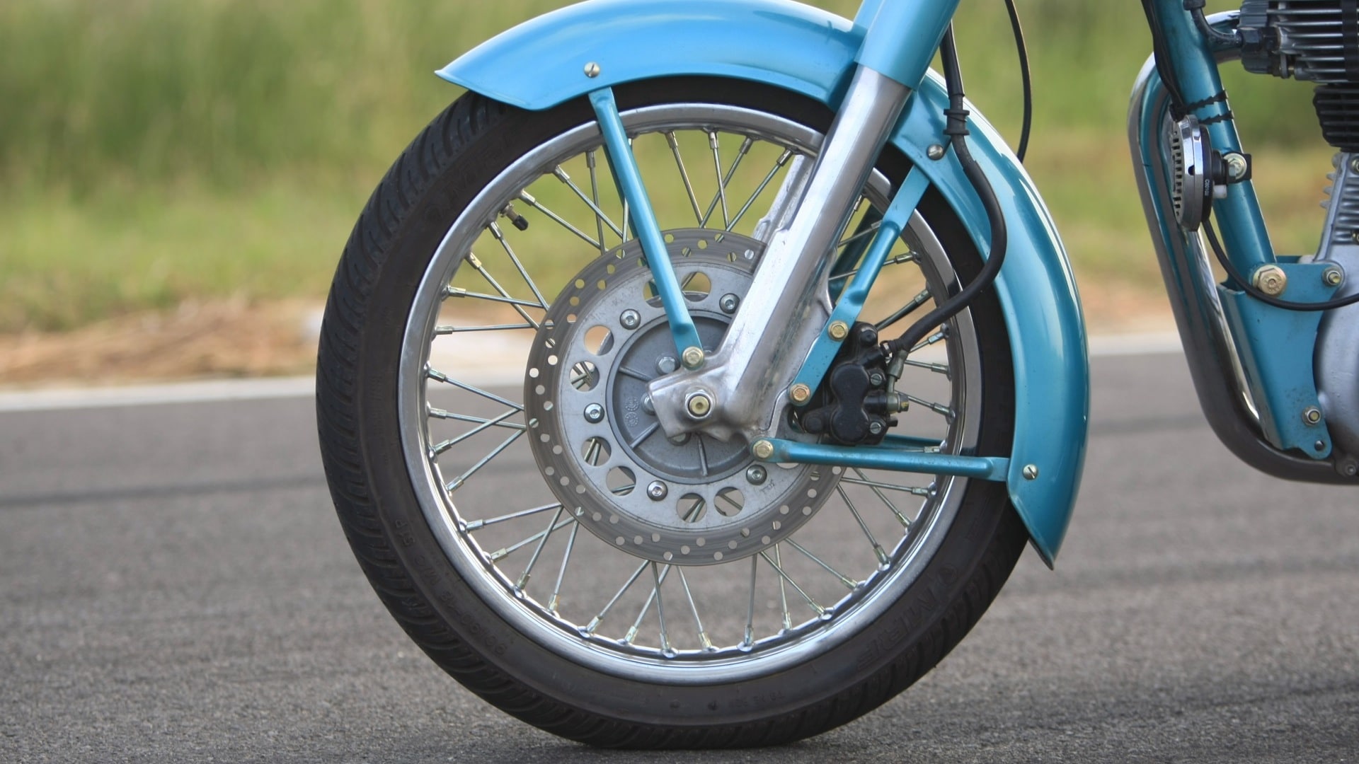 Royal Enfield Classic 500 2013 STD Exterior