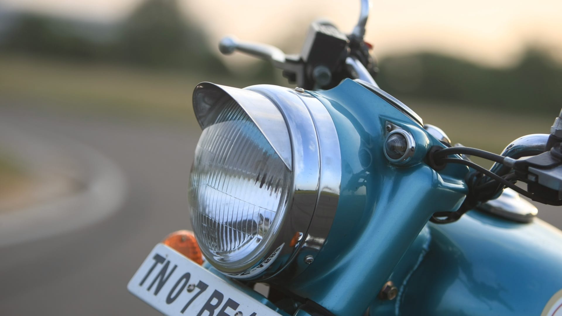 Royal Enfield Classic 500 2013 STD Exterior