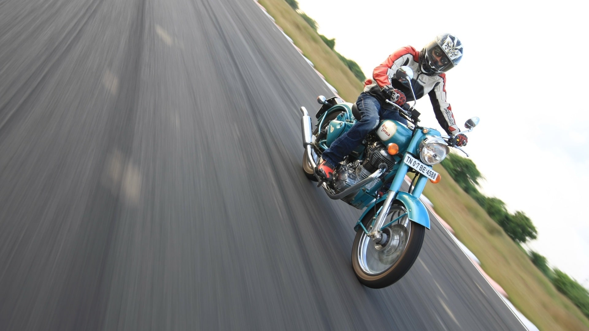 Royal Enfield Classic 500 2013 STD Exterior