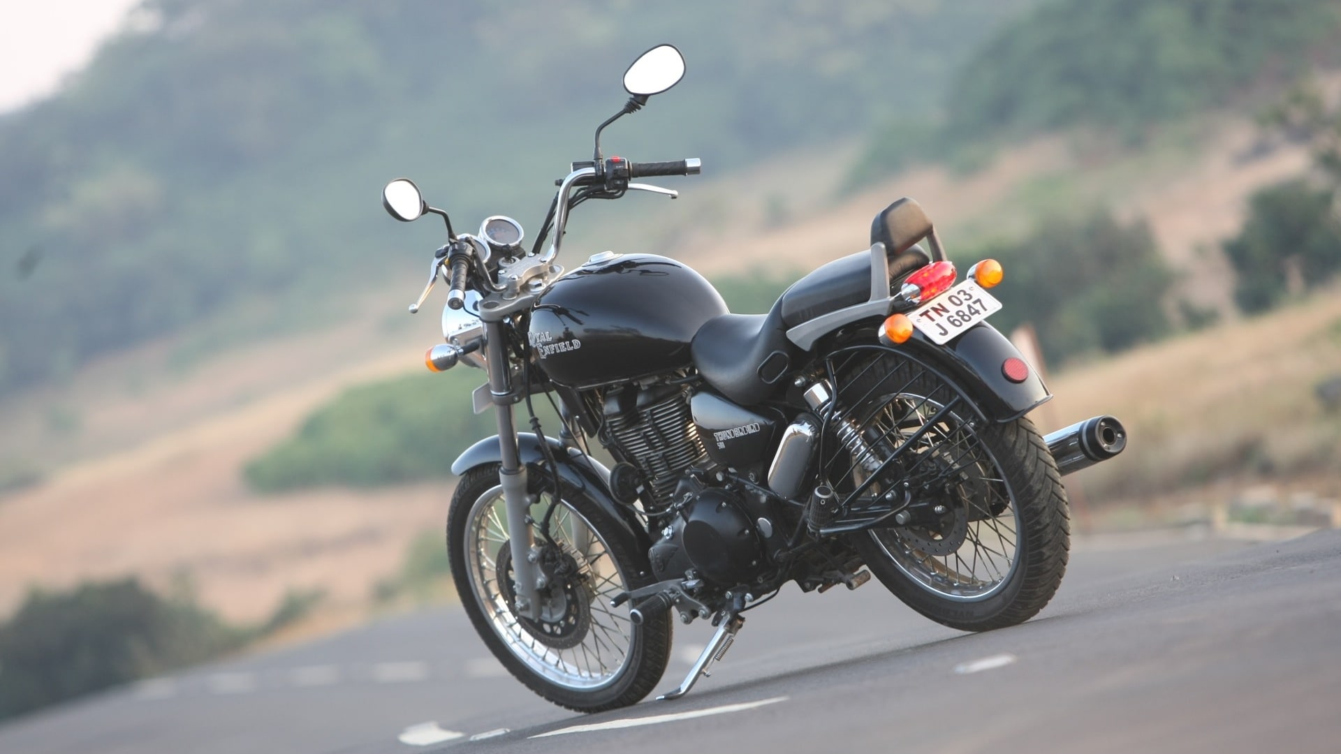 Royal Enfield Thunderbird 500 2013 STD Exterior