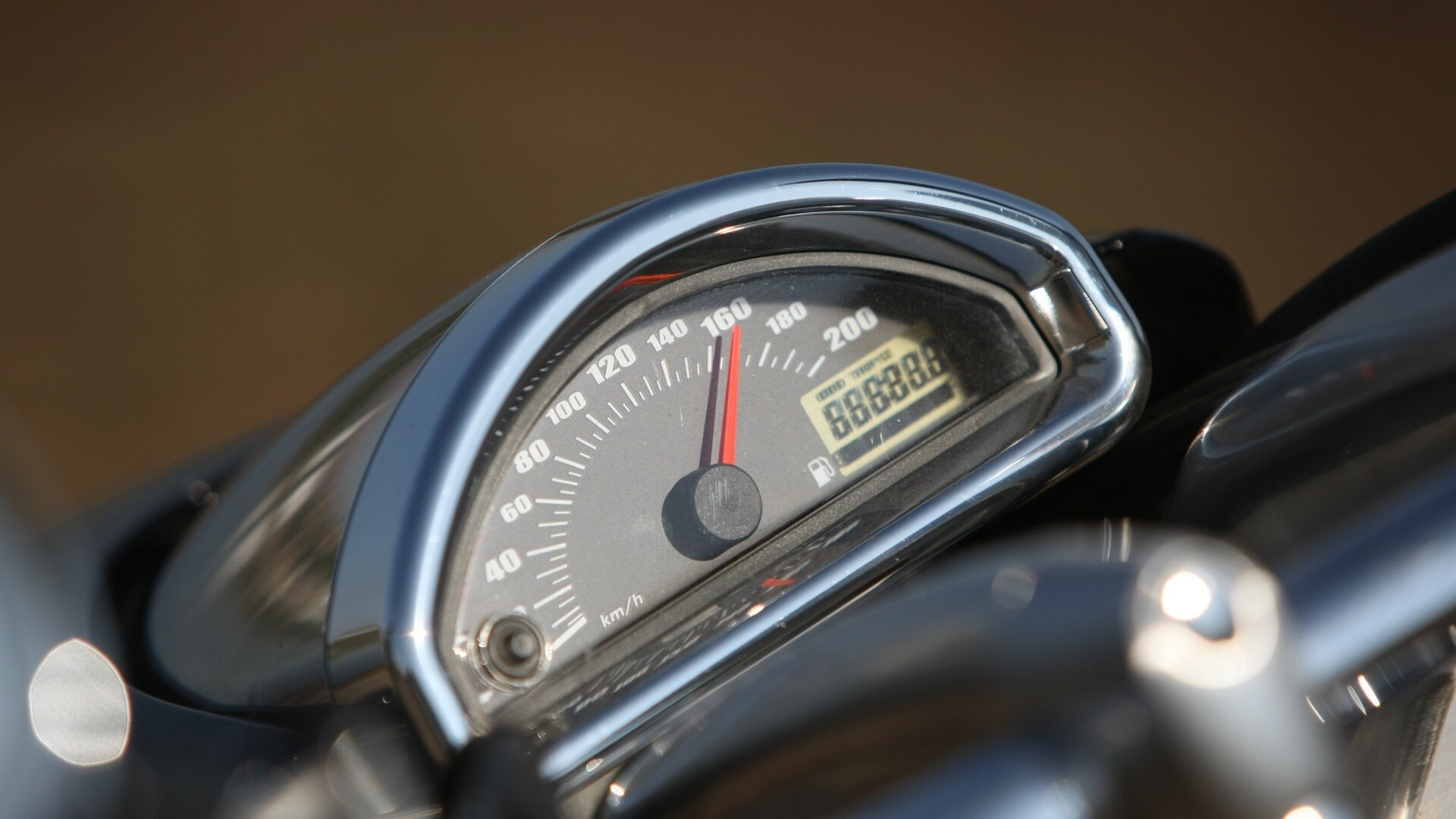 Suzuki Intruder M800 2013 STD Compare