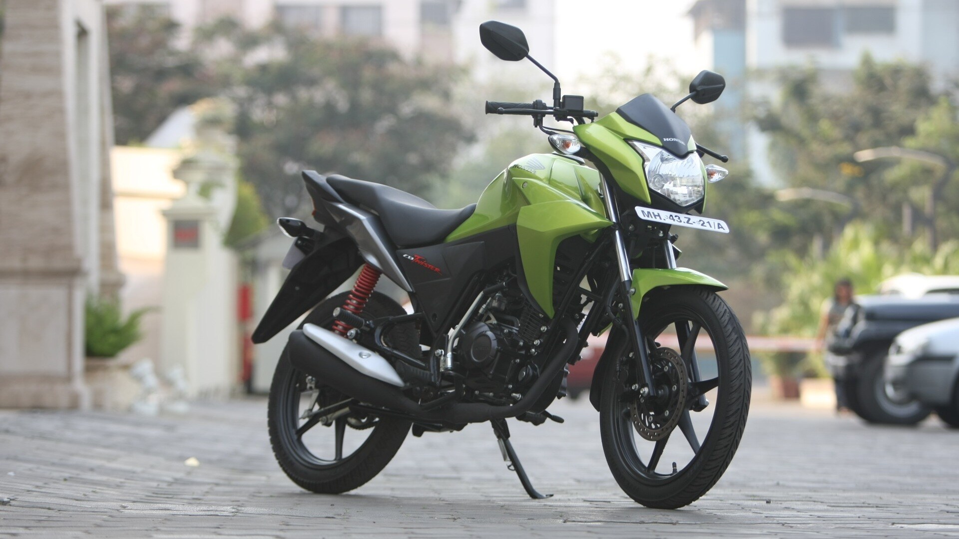 Honda CB Twister 2013  Compare