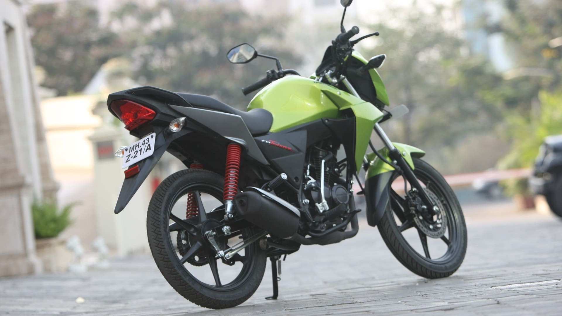 Honda CB Twister 2013  Compare
