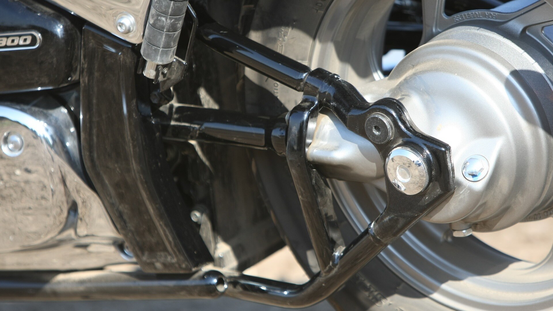 Suzuki Intruder M800 2013 STD Exterior