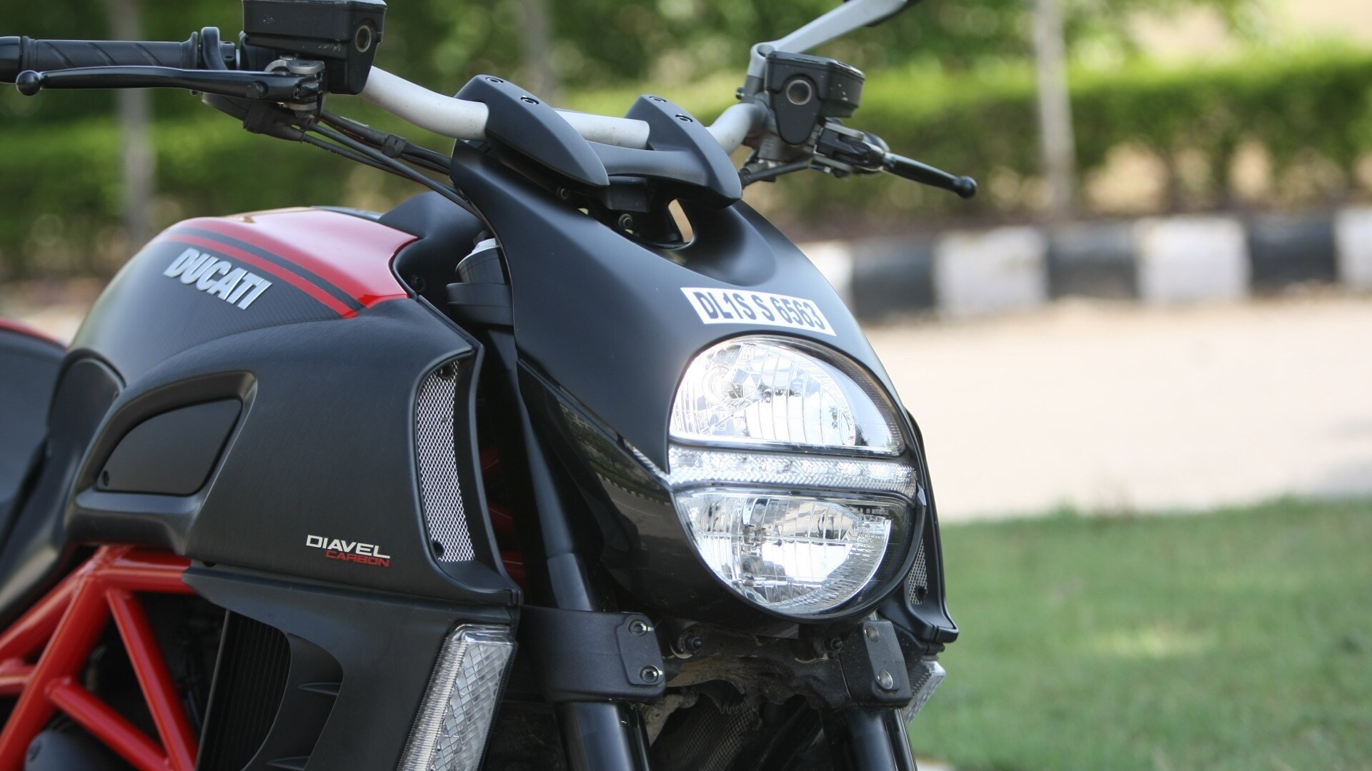 Ducati Diavel 2013 Carbon Exterior