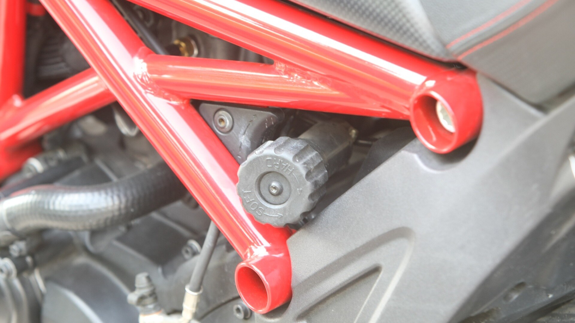 Ducati Diavel 2013 Carbon Exterior