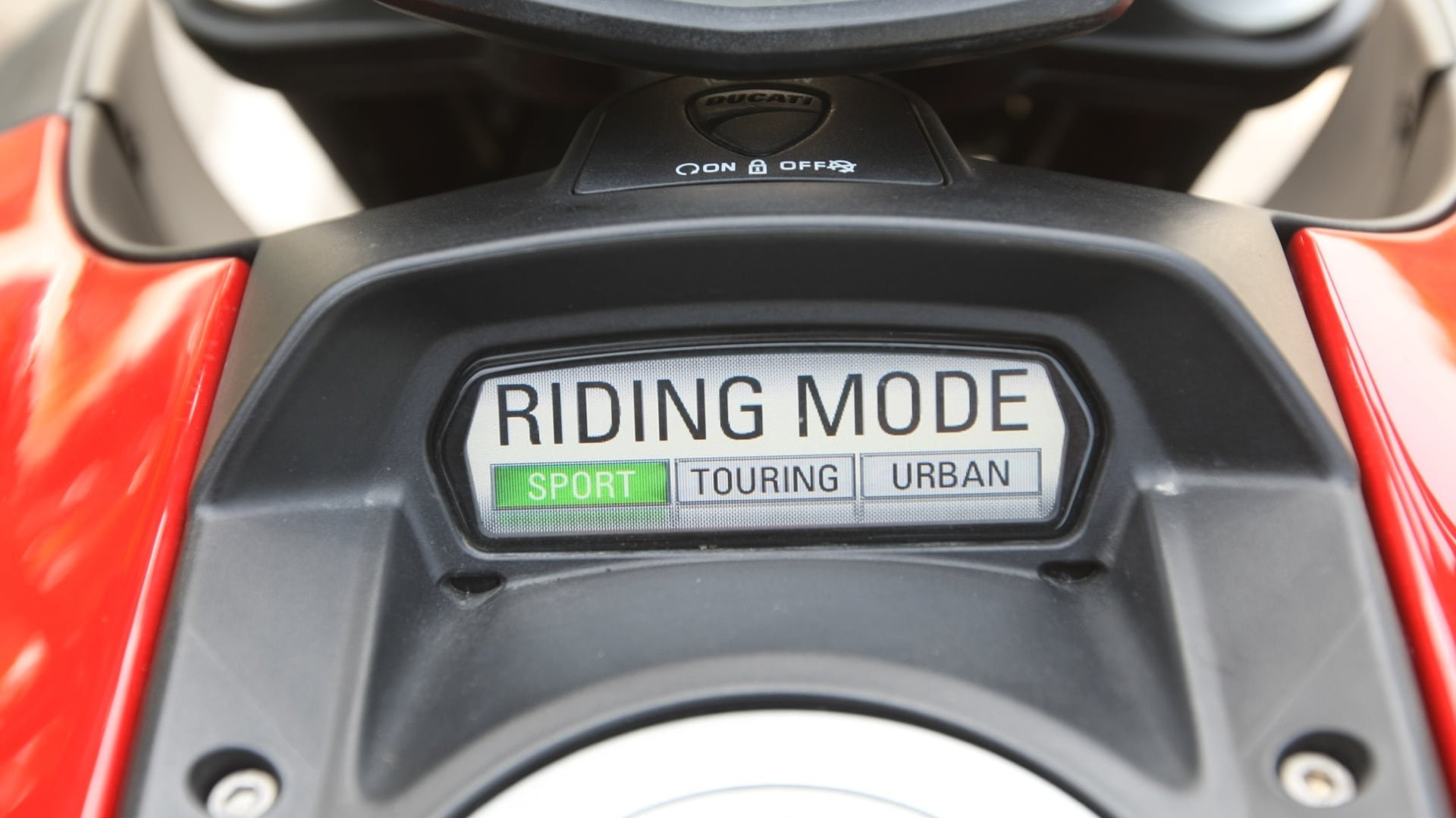 Ducati Diavel 2013 Carbon Exterior