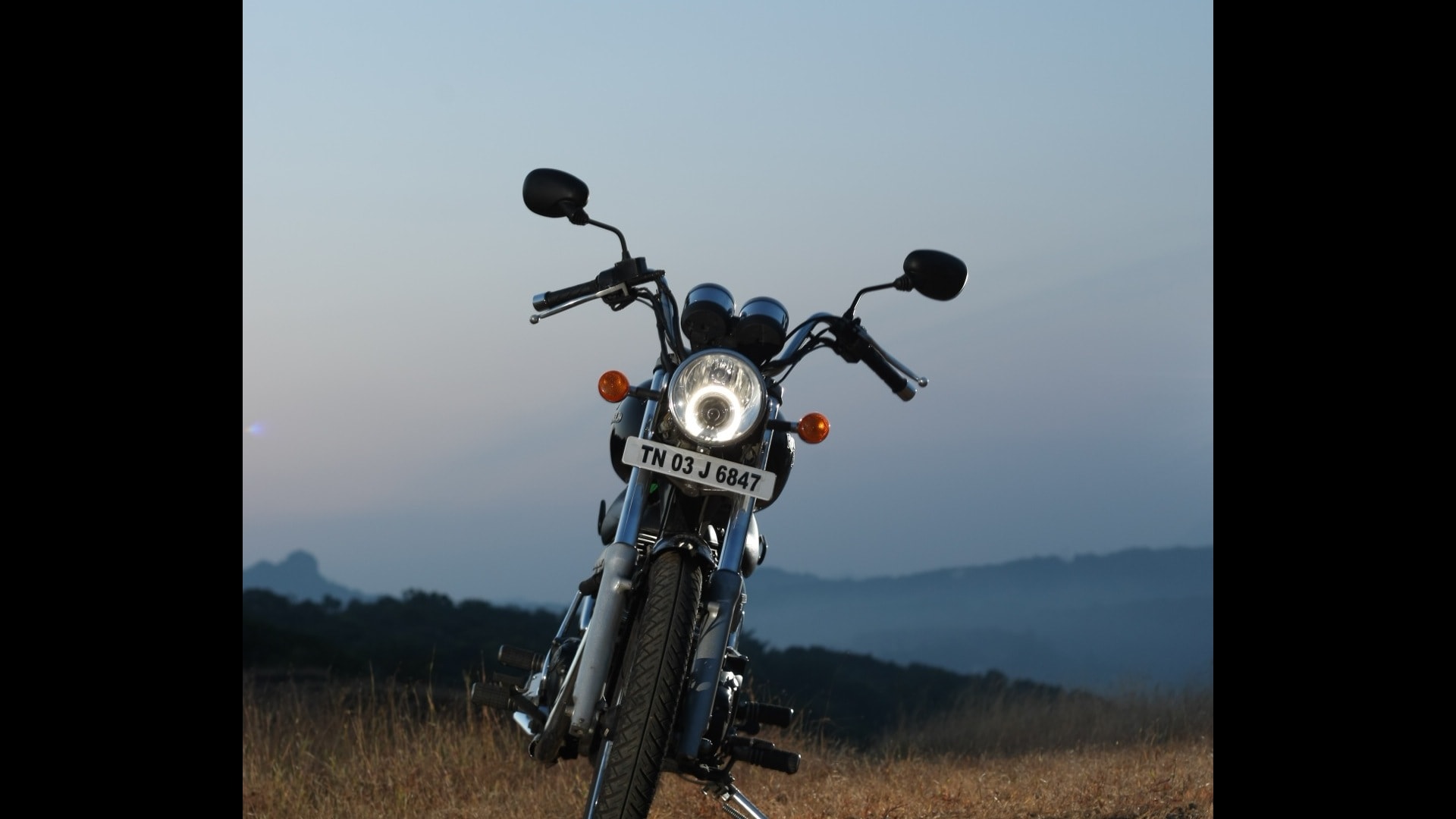Royal Enfield Thunderbird 500 2013 STD Exterior