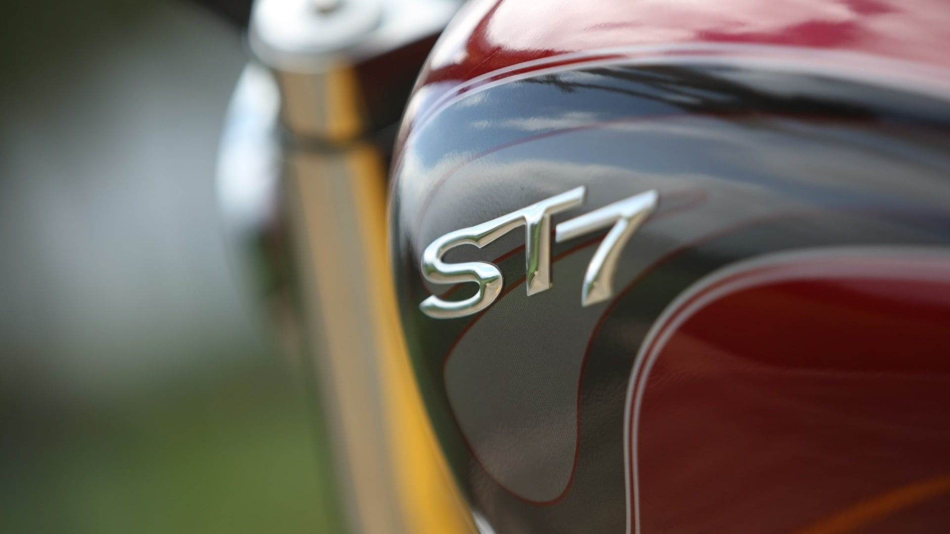 Hyosung ST7 2013 STD Exterior
