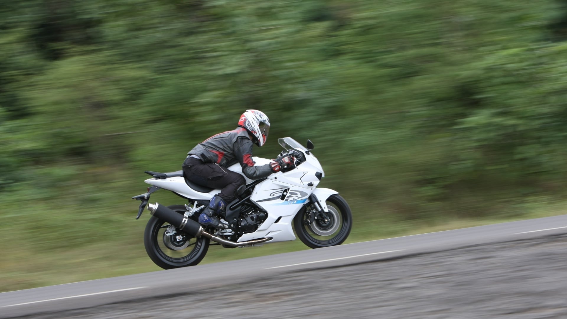 Hyosung GT650R 2013 STD Exterior