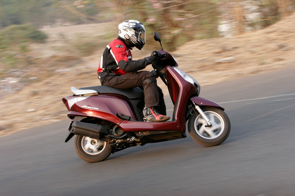 Honda Aviator 2013 STD Exterior