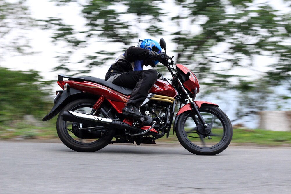 Mahindra Centuro 2013 STD Exterior