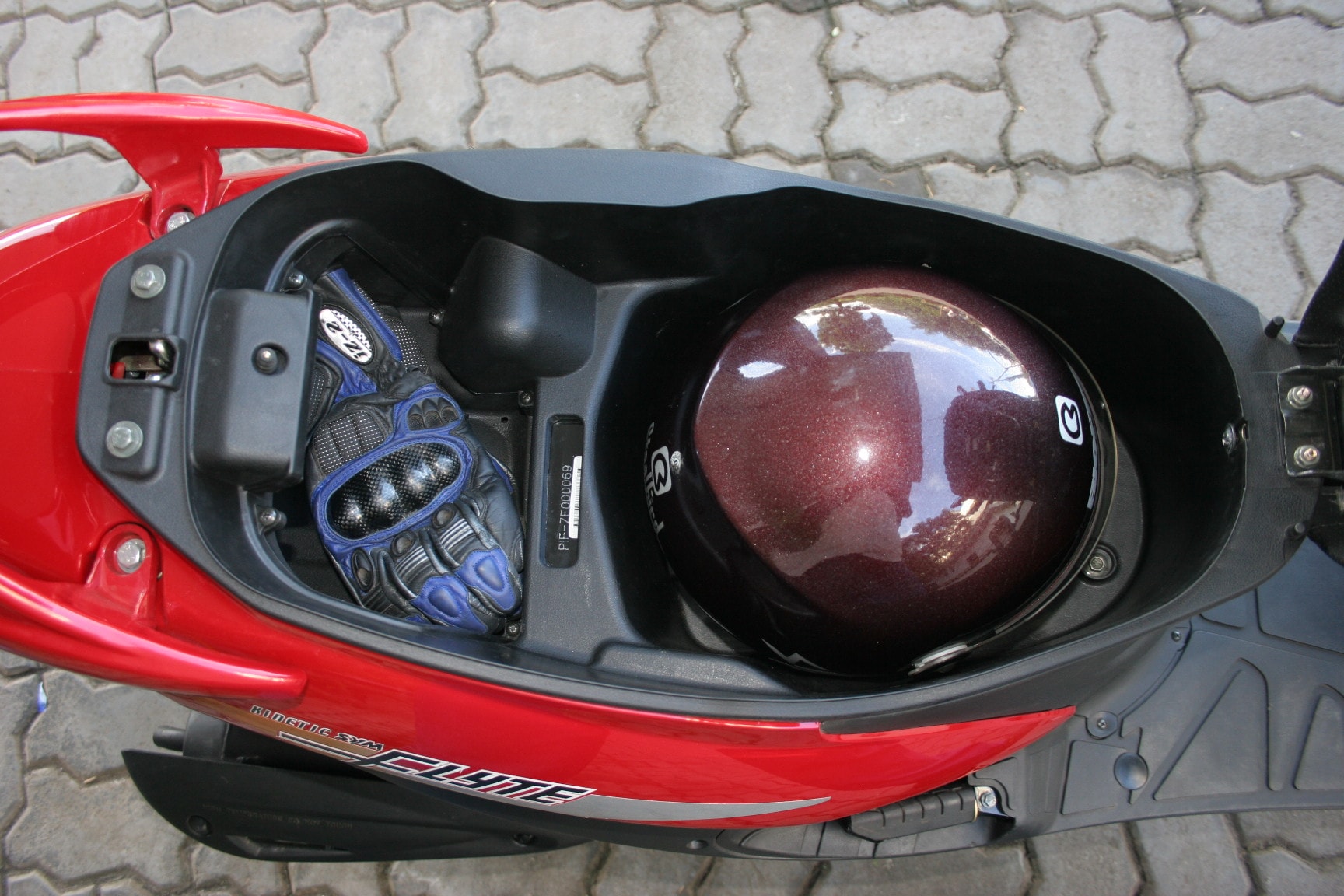 Mahindra Flyte 2013 STD Exterior