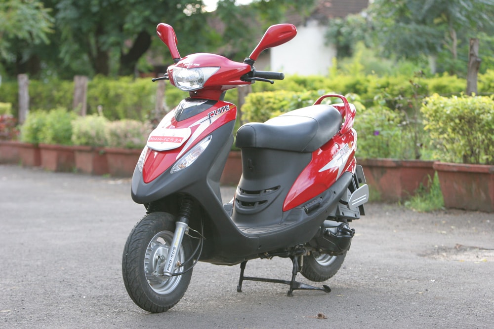 Mahindra Flyte 2013 STD Exterior