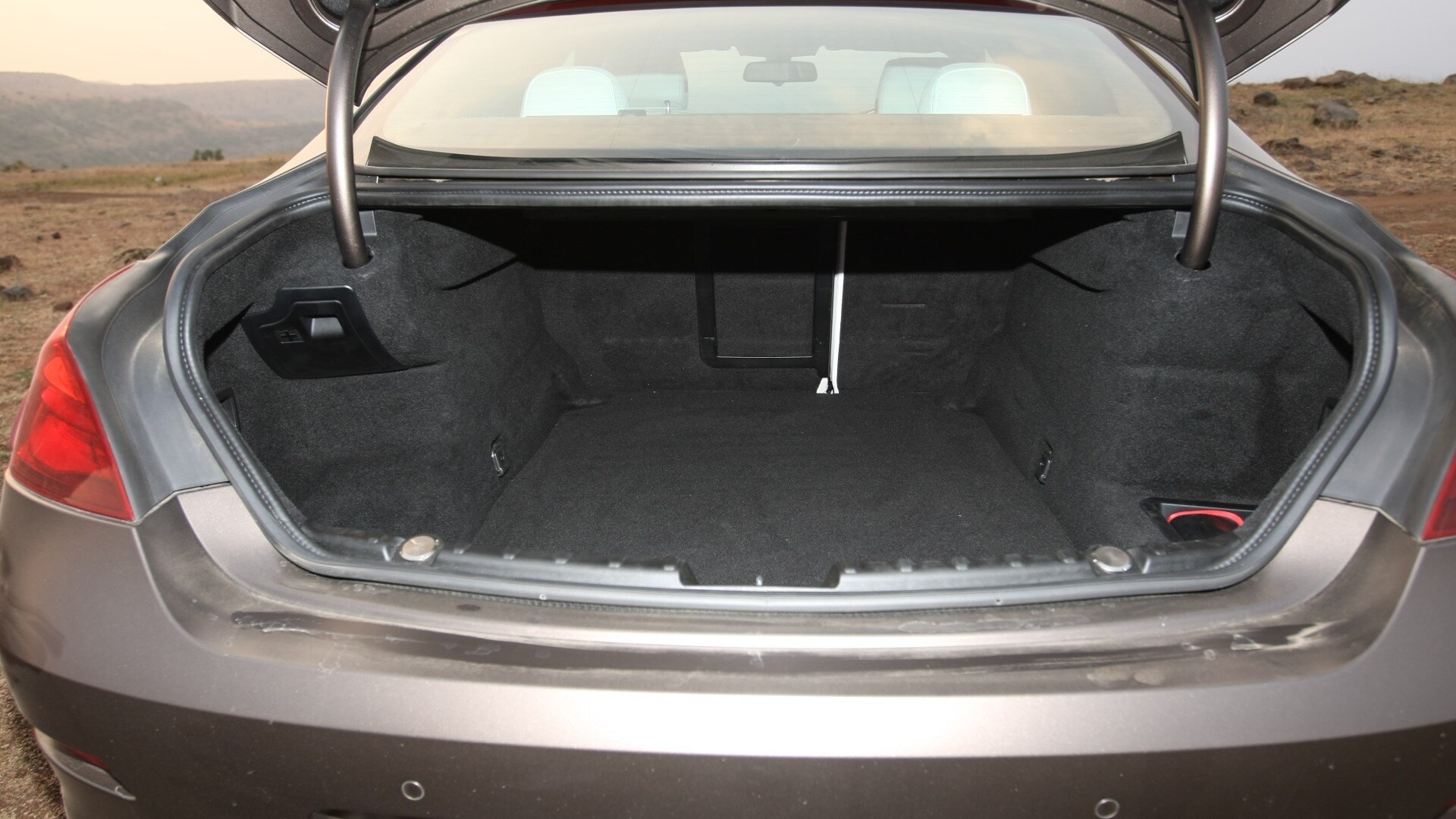 BMW-6-Series-2012-640d-Compare