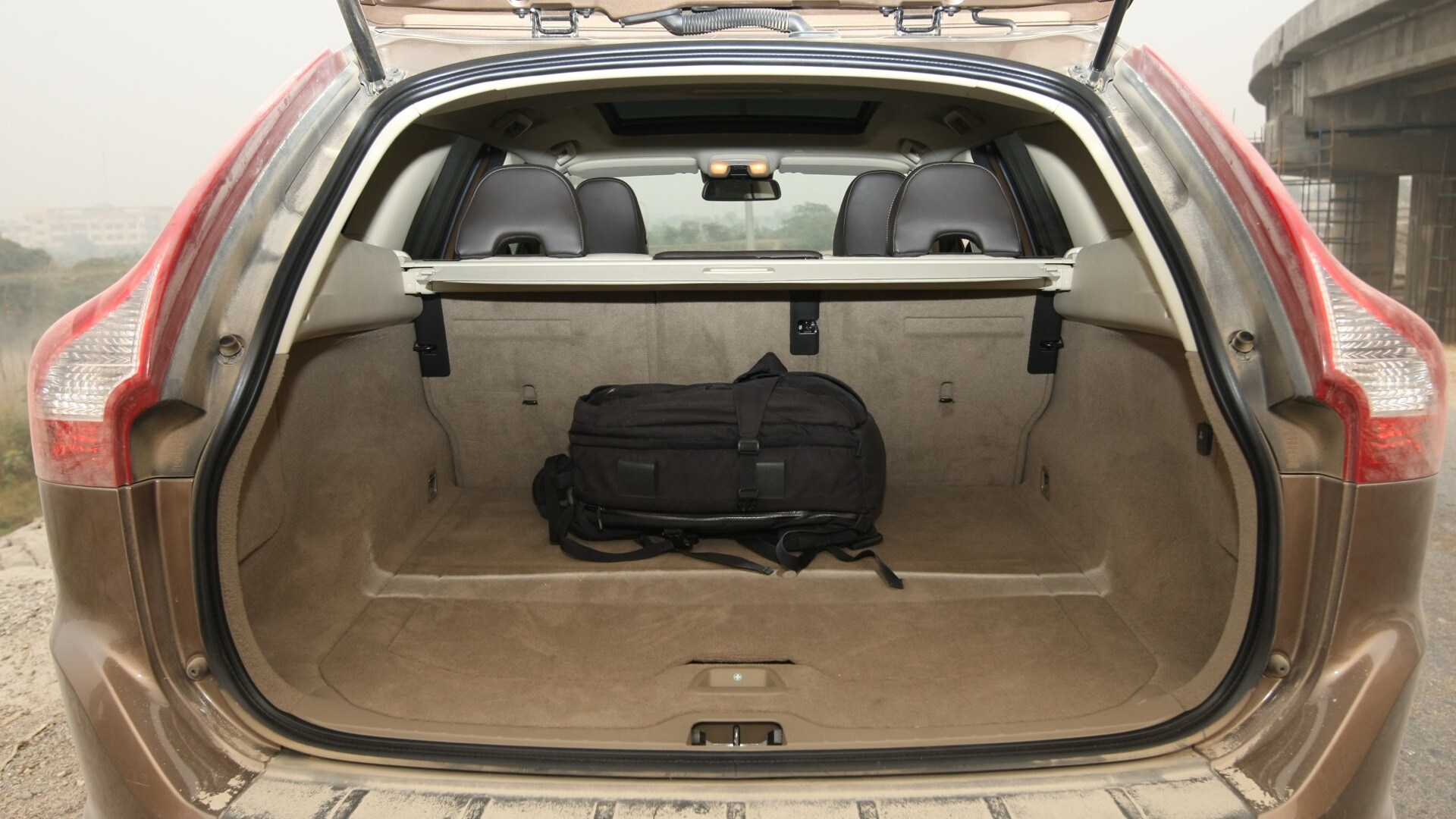 Volvo-XC60-2013 Interior