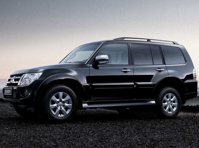 Mitsubishi-Montero-2013 Exterior