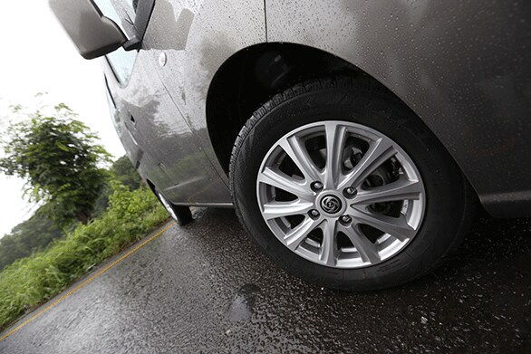 Ashok-Leyland-Stile-2013 Exterior