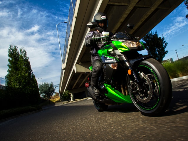 Kawasaki Z1000 2013 STD-Exterior