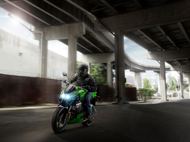 Kawasaki Z1000 2013 STD-Exterior