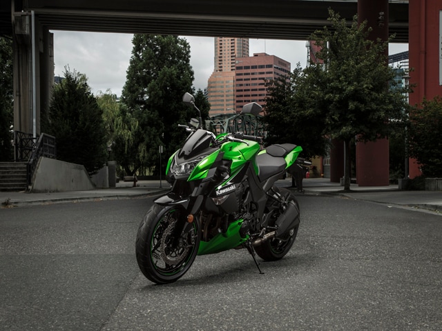 Kawasaki Z1000 2013 STD-Exterior