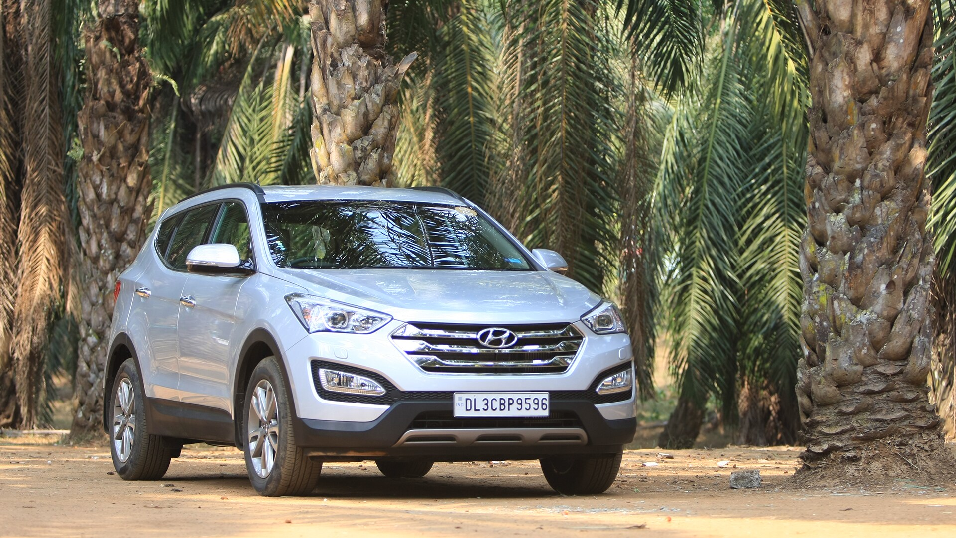 Hyundai Santa Fe 2014 2WD A/T Exterior