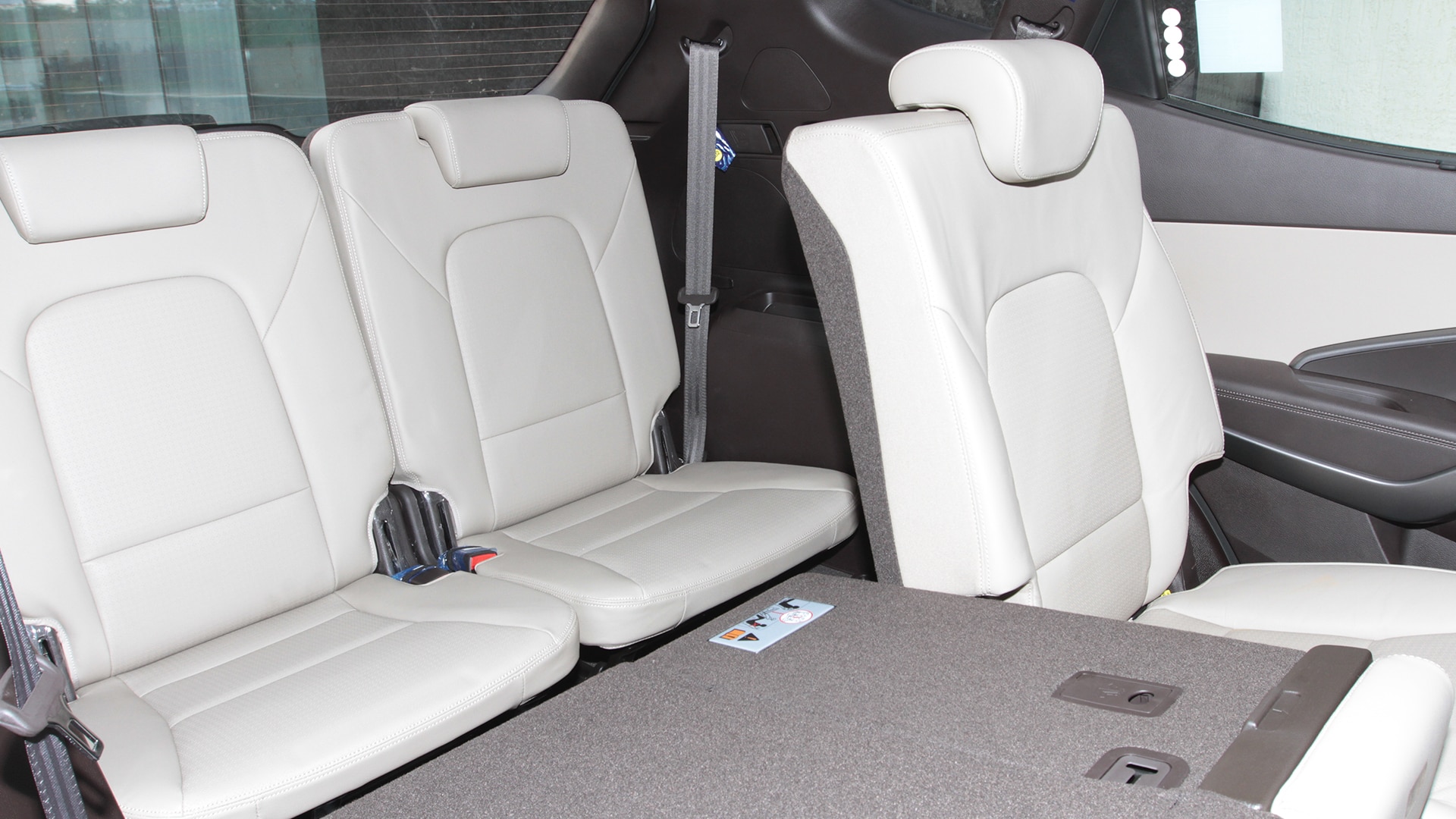 Hyundai Santa Fe 2014 2WD A/T Exterior