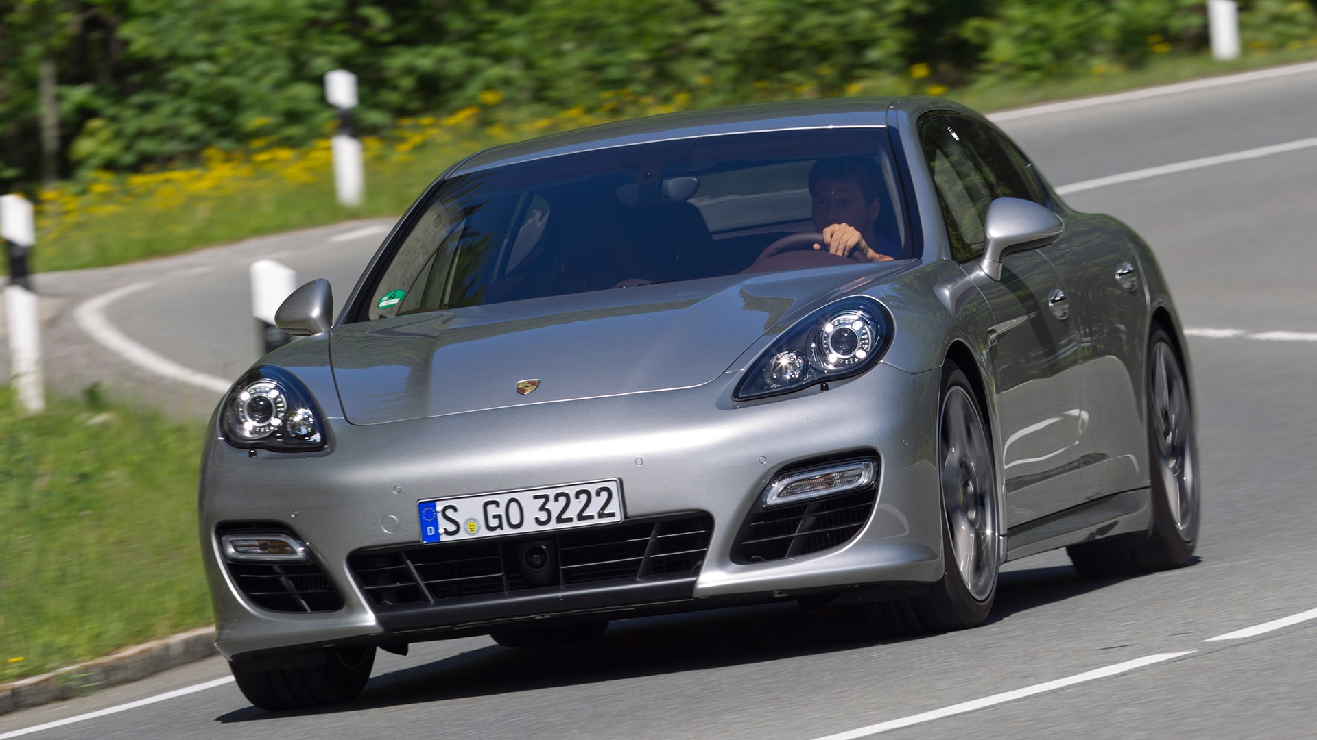Porsche-Panamera-2013-STD-Exterior